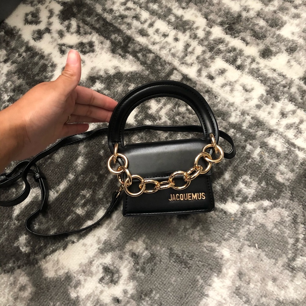 Black chained jacquemus purse